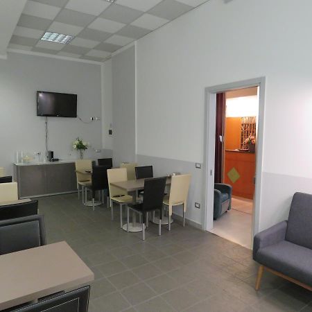 Hotel Marta ฟอร์ลี ภายนอก รูปภาพ