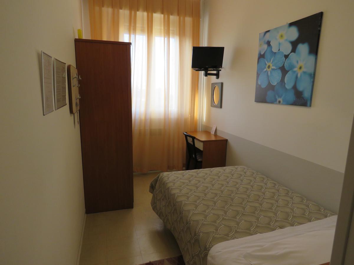 Hotel Marta ฟอร์ลี ภายนอก รูปภาพ