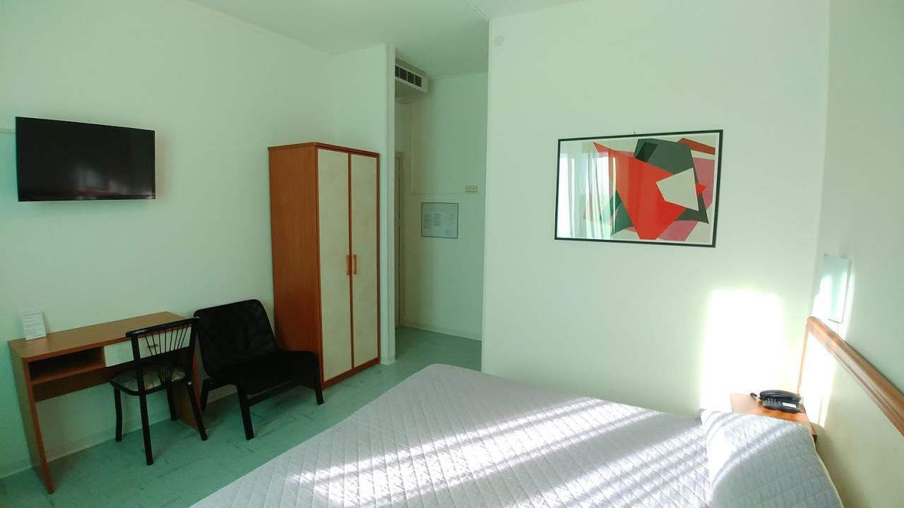 Hotel Marta ฟอร์ลี ภายนอก รูปภาพ